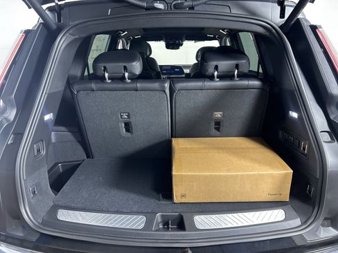 New 2026 Cadillac Vistiq Sport image 23