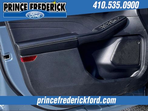 Used 2025 Ford Escape SE image 21