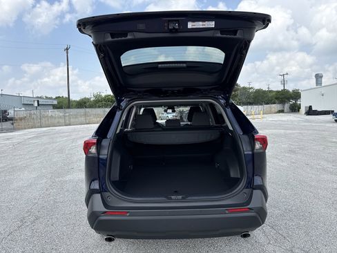 Certified 2025 Toyota RAV4 XLE w/ Convenience Package FWD image 21