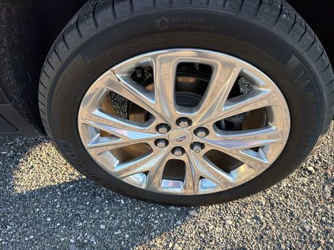 Used 2019 Cadillac XT5 FWD image 13