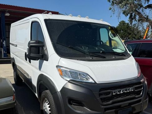 Used 2025 RAM ProMaster 2500 w/ Convenience Group FWD image 1