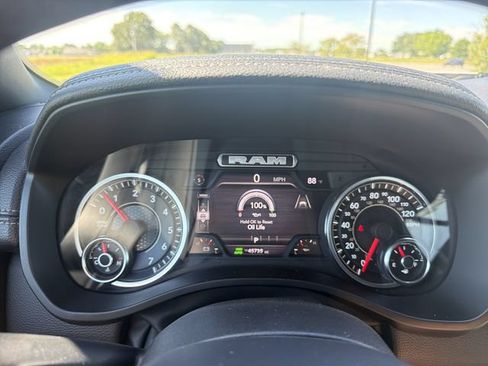 Used 2025 RAM 1500 Laramie AWD/4WD image 28