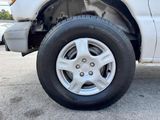 Used 2000 Ford E-250 and Econoline 250 image 4