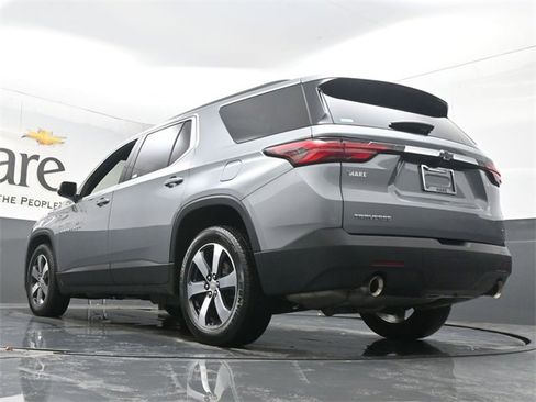 Used 2023 Chevrolet Traverse LT w/ LT Premium Package image 5