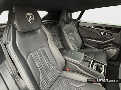 Used 2022 Lamborghini Urus image 18