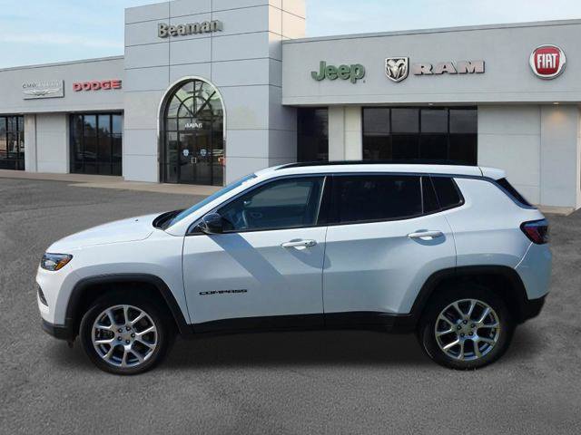 Used 2023 Jeep Compass Latitude AWD/4WD image 5