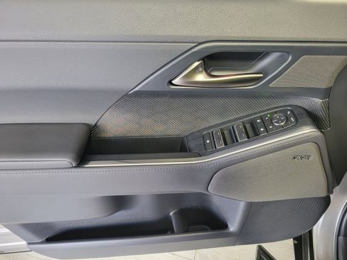 Used 2024 Lexus GX 550 w/ Accessory Package (31) image 19