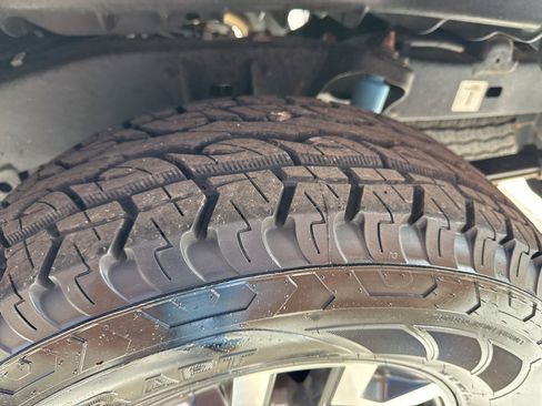 Used 2022 Toyota Tacoma TRD Off-Road image 21