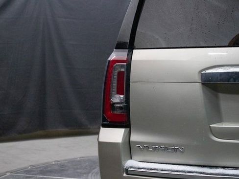 Used 2016 GMC Yukon Denali w/ Open Road Package image 12
