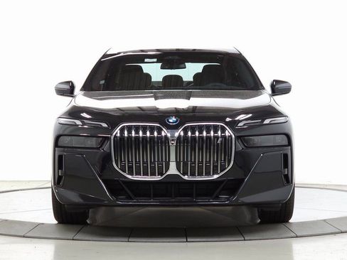 New 2025 BMW i7 eDrive50 w/ M Sport Package image 2
