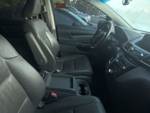 Used 2011 Honda Odyssey Touring image 4