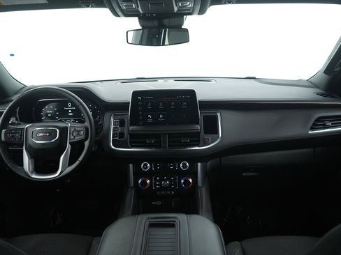 Used 2024 GMC Yukon XL SLE image 14