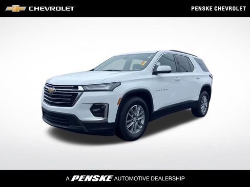 Used 2023 Chevrolet Traverse LT w/ Rear Camera Mirror Package AWD/4WD image 1