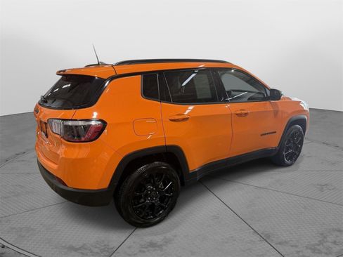Used 2026 Jeep Compass Latitude AWD/4WD image 15
