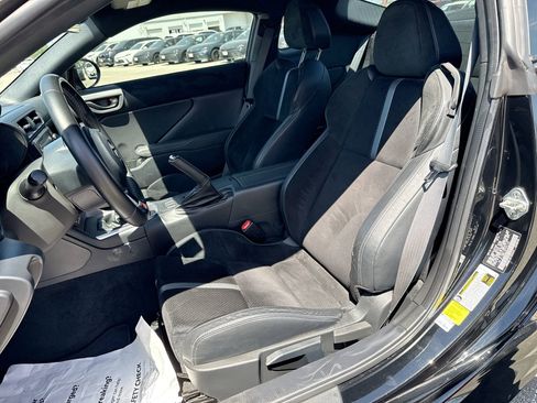 Used 2023 Toyota GR86 Premium image 13