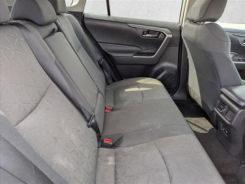 Used 2021 Toyota RAV4 XLE w/ Convenience Package image 28