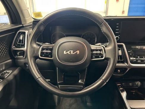 Used 2023 Kia Sorento EX AWD/4WD image 15
