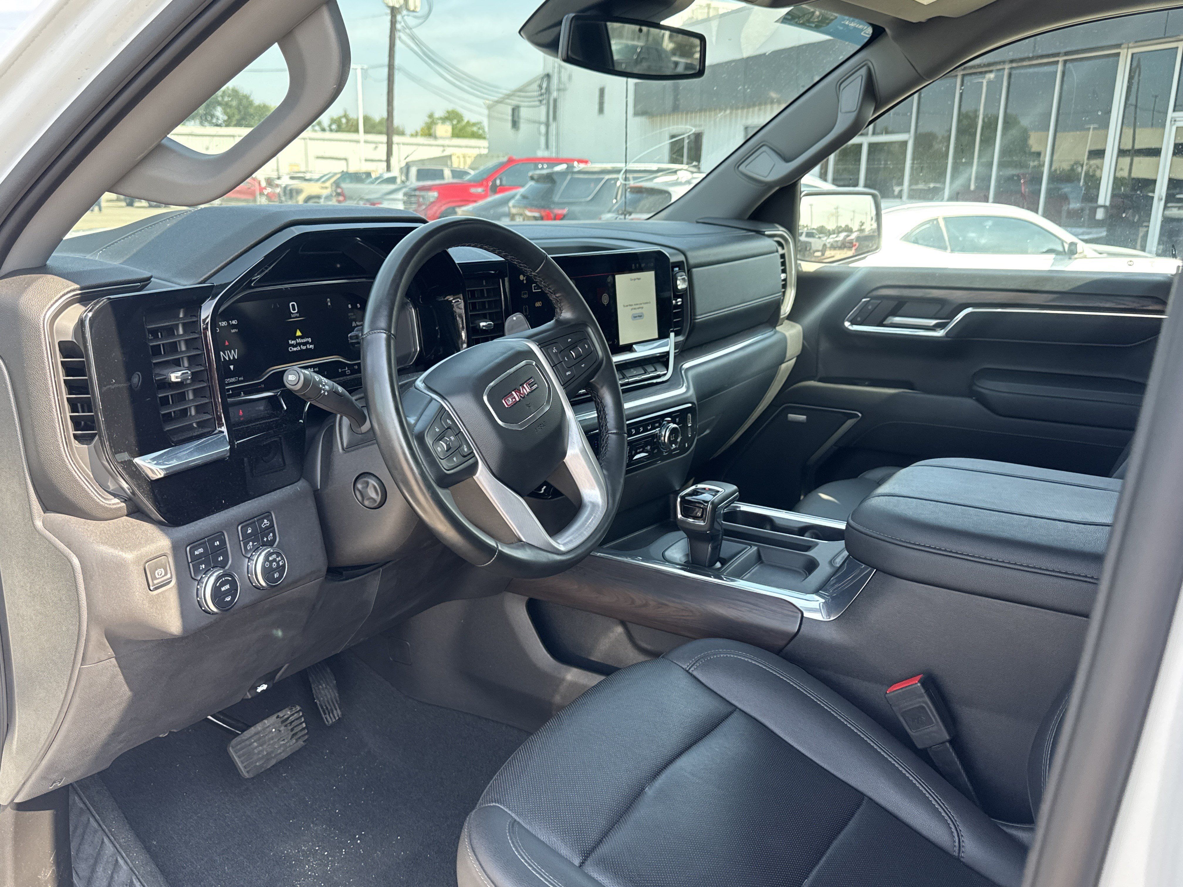 Used 2023 GMC Sierra 1500 SLT w/ SLT Premium Package AWD/4WD image 5