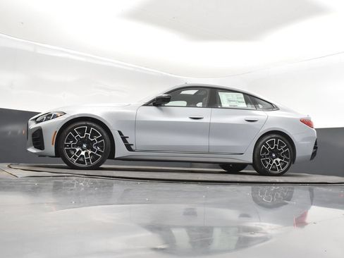 Used 2026 BMW 430i w/ M Sport Package RWD image 39
