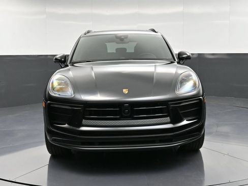 Certified 2026 Porsche Macan AWD/4WD image 11