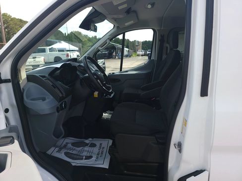 Used 2017 Ford Transit 150 XL RWD image 9