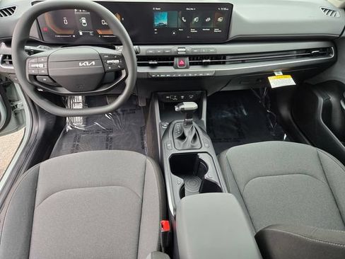 New 2026 Kia K4 FWD image 27