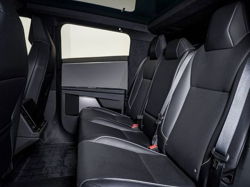 Used 2024 Tesla Cybertruck AWD Crew Cab image 18