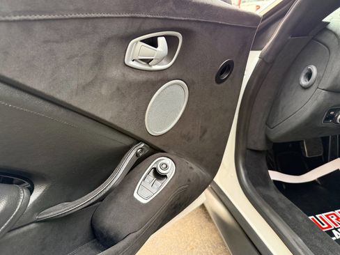 Used 2020 Aston Martin V8 Vantage Base 2dr Coupe image 16