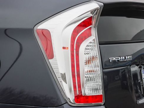 Used 2015 Toyota Prius Four image 8