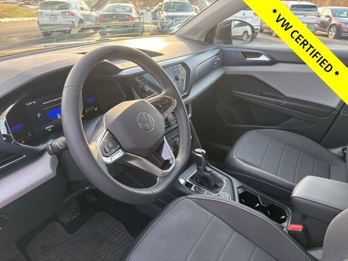 Certified 2022 Volkswagen Taos SE image 12