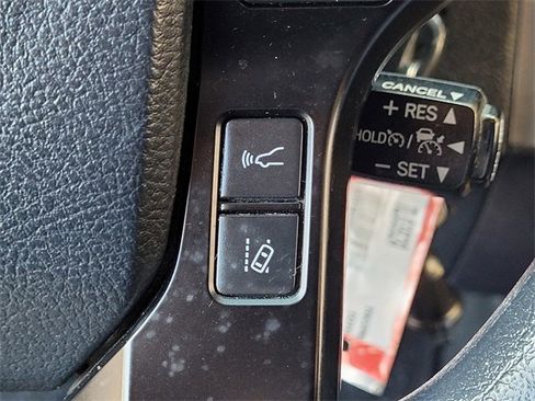 Certified 2018 Toyota Tacoma SR image 32