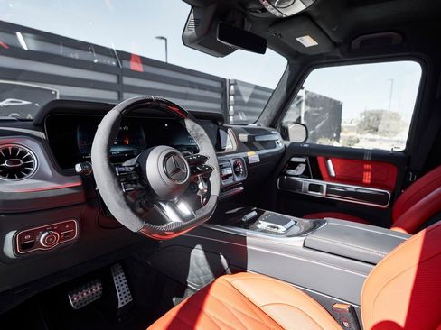 Used 2025 Mercedes-Benz G 63 AMG 4MATIC image 2