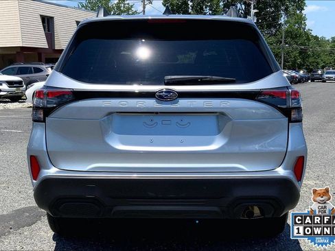 Certified 2025 Subaru Forester Premium AWD/4WD image 4