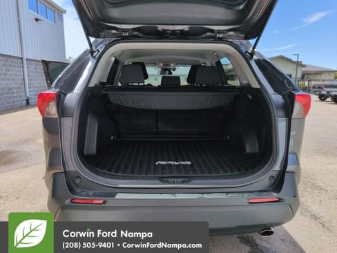 Used 2021 Toyota RAV4 XLE w/ XLE Grade Weather Package AWD/4WD image 28