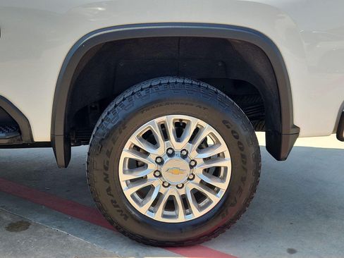 Used 2023 Chevrolet Silverado 2500 High Country w/ Z71 Off-Road Package AWD/4WD image 34