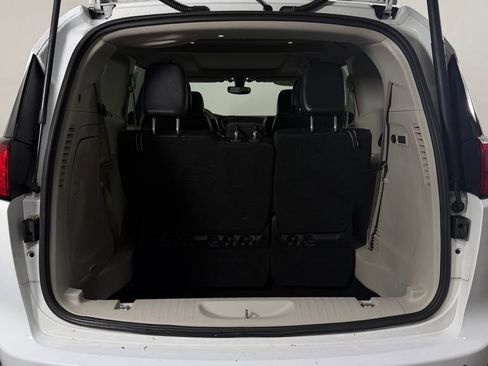 Used 2019 Chrysler Pacifica Limited FWD image 10