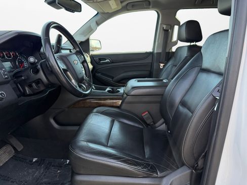 Used 2019 Chevrolet Suburban LT image 9