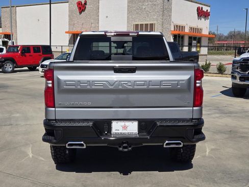 Used 2025 Chevrolet Silverado 1500 LT Trail Boss w/ Convenience Package II image 5
