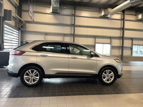 Used 2019 Ford Edge SEL w/ Equipment Group 201A AWD/4WD image 4