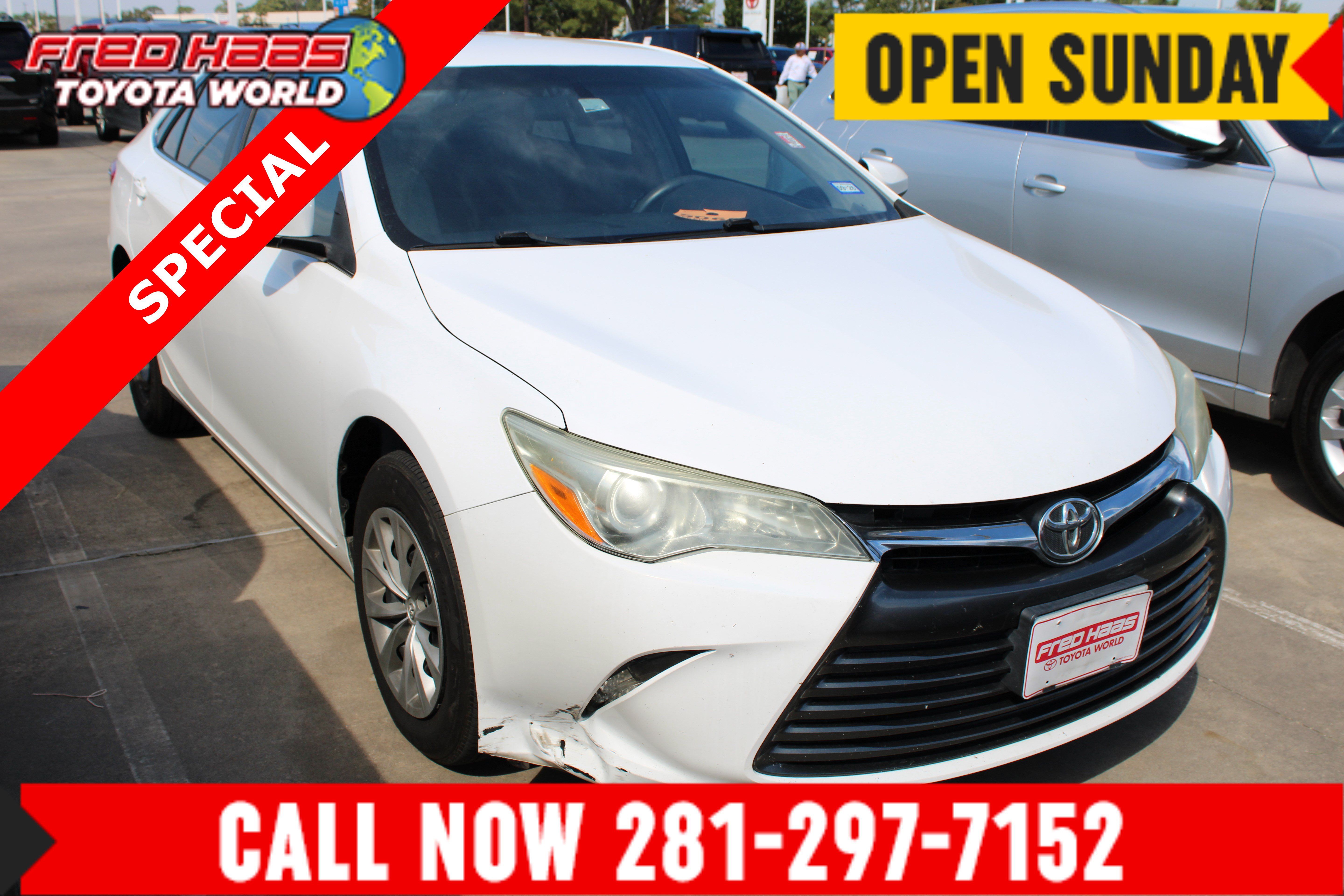 Used 2017 Toyota Camry LE FWD image 1