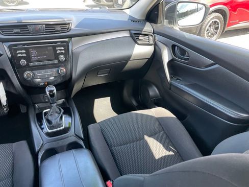 Used 2018 Nissan Rogue Sport S w/ S Appearance Package AWD/4WD image 8