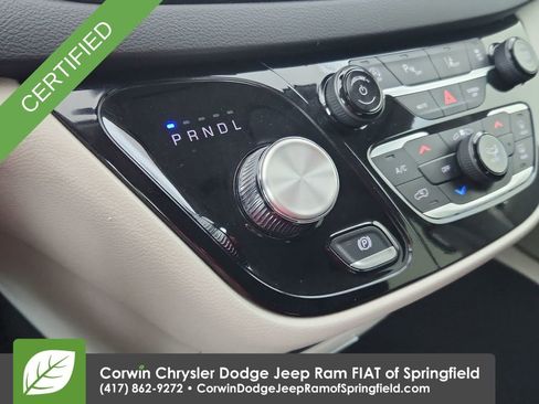 Certified 2024 Chrysler Pacifica Touring-L image 28