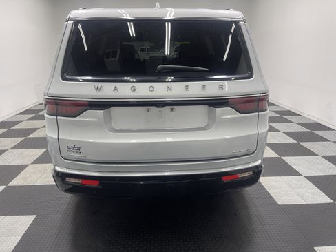 Used 2022 Jeep Wagoneer Series II w/ Premium Group I image 3
