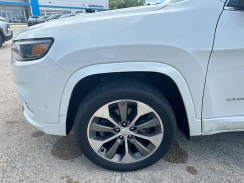 Used 2019 Jeep Cherokee Overland w/ Technology Group AWD/4WD image 36