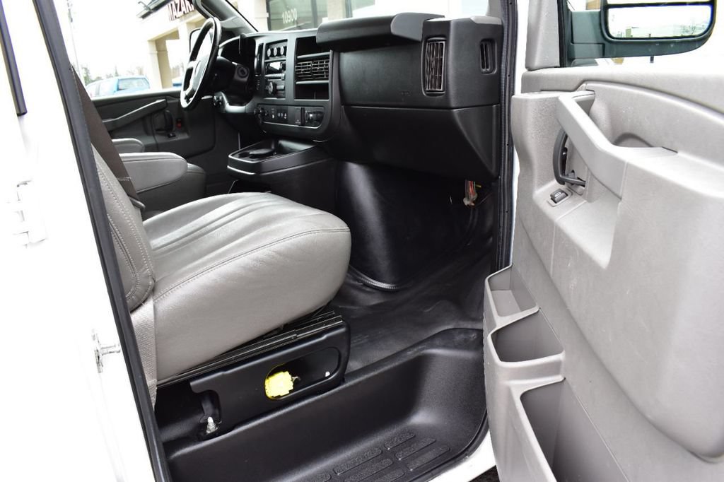 Used 2018 GMC Savana 2500 w/ Communications Package RWD image 18