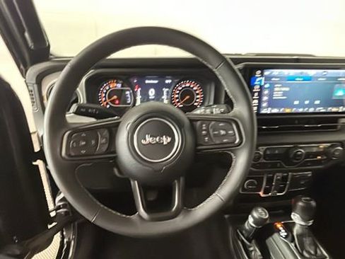 Used 2025 Jeep Wrangler Unlimited Sport AWD/4WD image 14