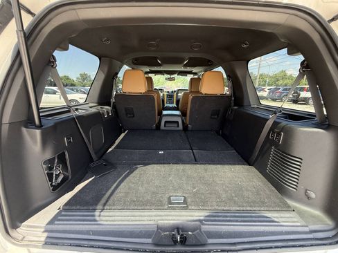 Used 2012 Lincoln Navigator 4WD image 22
