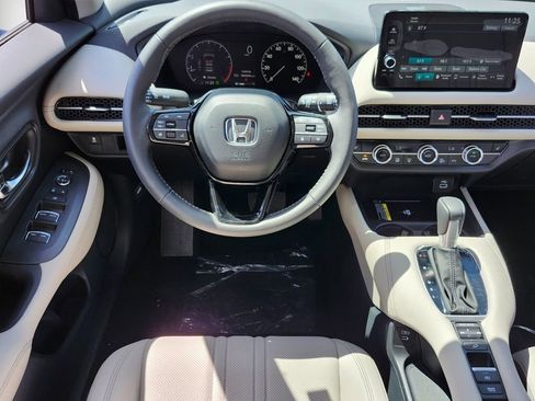 New 2026 Honda HR-V EX-L image 10