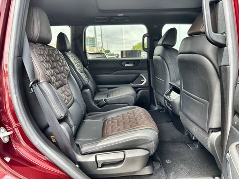 Used 2025 Nissan Armada Platinum RWD image 19