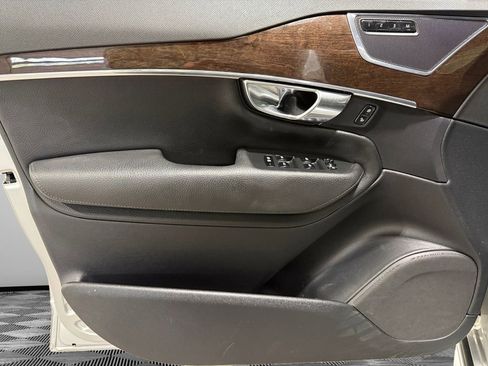Used 2016 Volvo XC90 T6 Momentum w/ Momentum Plus Package AWD/4WD image 20